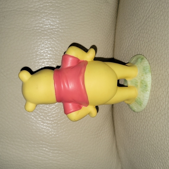 Malaysia winnie the pooh figurine vp21v - Picture 2 of 3